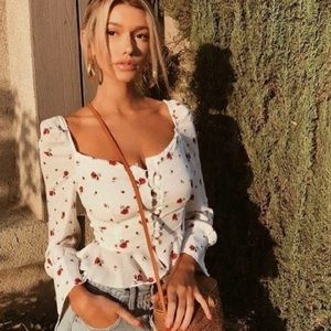 Lioness Sweetheart Rose Too